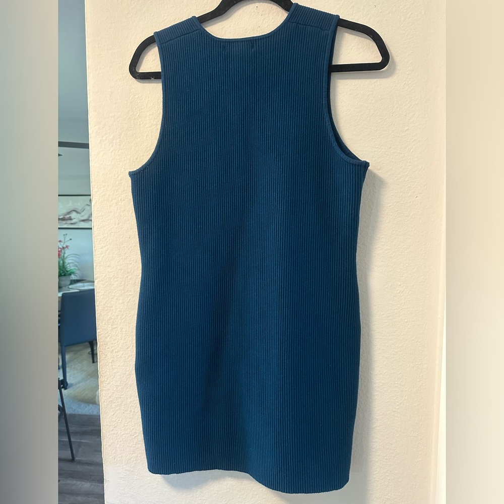 House of Harlow 1960 luxe essentials ribbed knit v-neck mini dress - Picture 2 of 3
